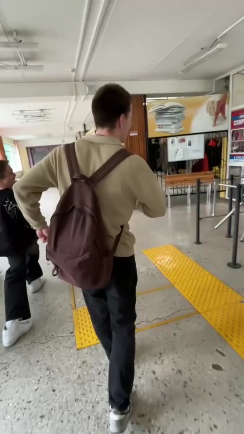 Video AgADZXEAAoWhMUk_a006adb7-d07c-44e8-a44a-2c27cf805096.mp4