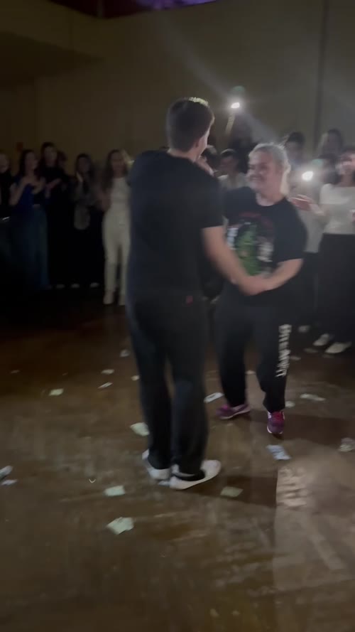 Video AgADcXEAAoWhMUk_20cec9f4-826d-4062-897f-b393e28d8f61.mp4