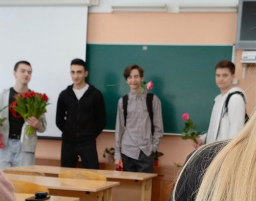 Image be5dcda1-2749-4cb3-8e75-46fb4ef7b99e.jpg